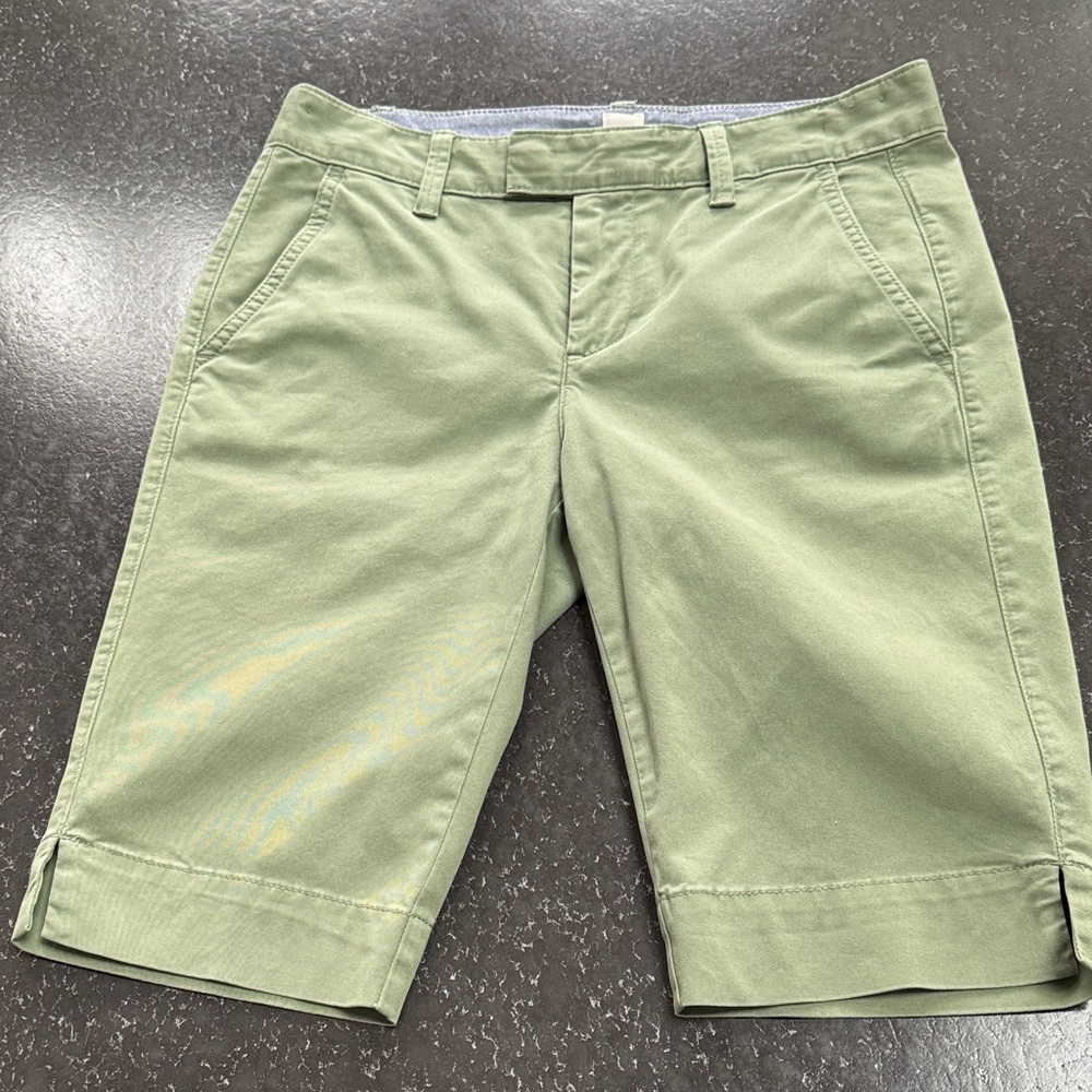 GAP Green Bermuda Shorts Size 00